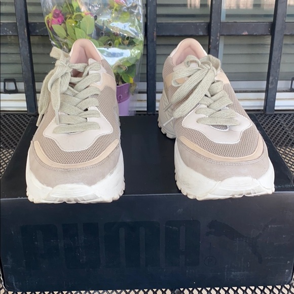 Shoes - Picture 2 of 3